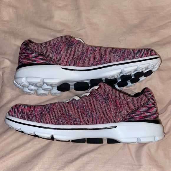 Shoes - Picture 2 of 5